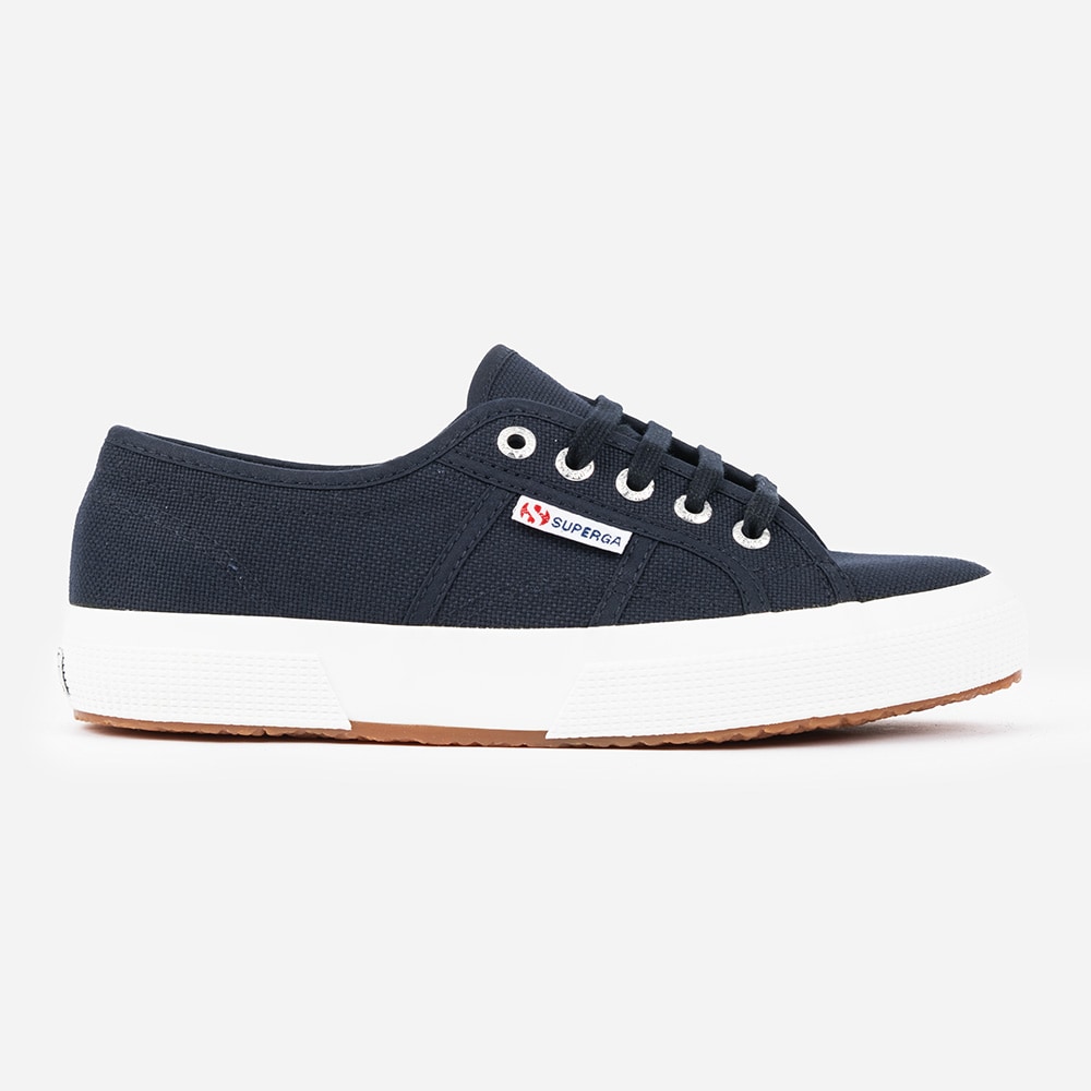 Superga hotsell svart velour